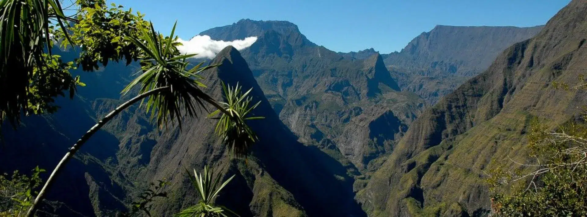 Vue du cirque de Cilaos à La Réunion, proche du campus IPMS Saint-André.